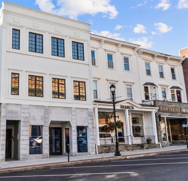 More Photos Of 38-40 Greenwich Ave, Greenwich General Retail For Lease