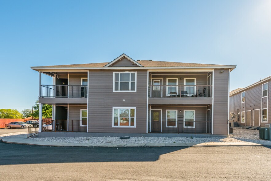 More Photos Of 516 S 9th St, Kenedy Apartments For Sale