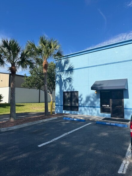 Primary Photo Of 3115 81st Ct E, Bradenton Flex For Lease