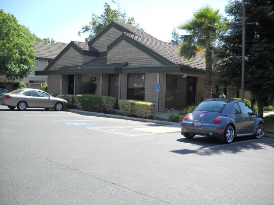 More Photos Of 2755 E Shaw Ave, Fresno Office For Lease