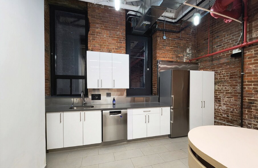 More Photos Of 31 Washington St, Brooklyn Apartments For Sale