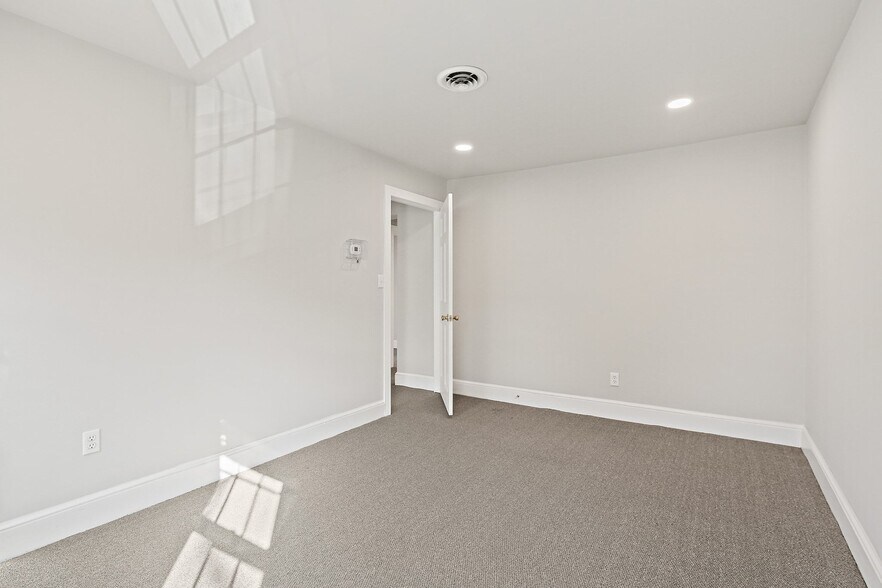 More Photos Of 229 E Main St, Westminster Office For Lease