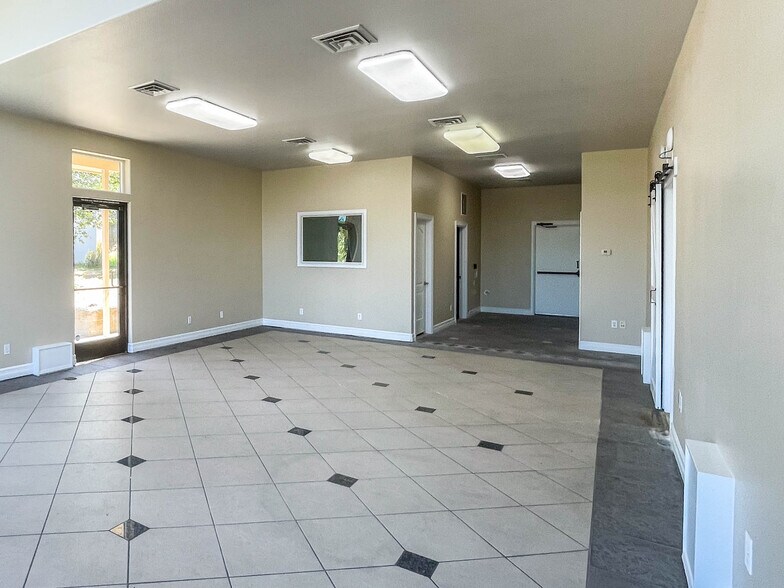 More Photos Of 2198 NE Stephens St, Roseburg Medical For Sale