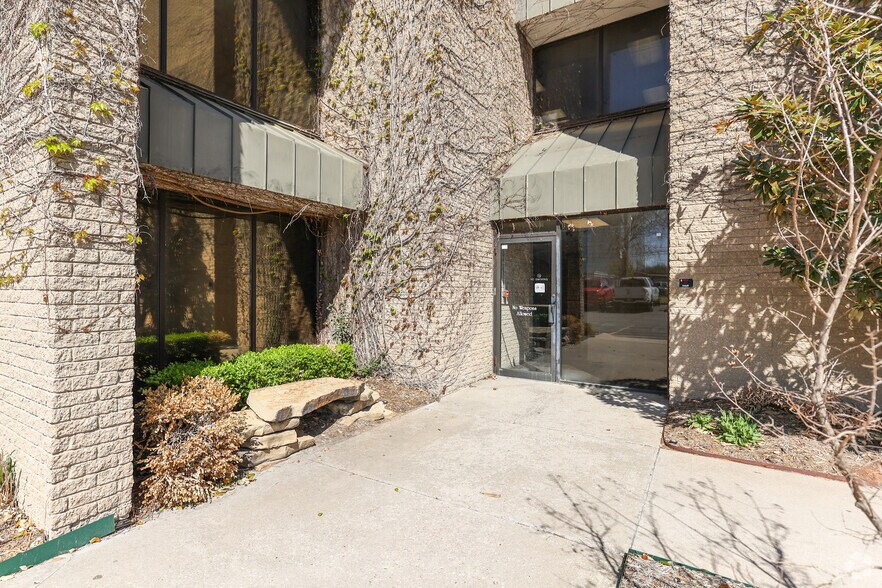 More Photos Of 3727 NW 63rd St, Oklahoma City Medical For Lease