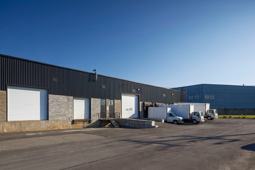More Photos Of 667 Giffard, Longueuil Flex For Lease