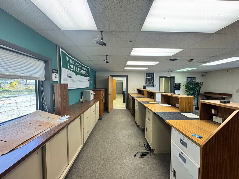 More Photos Of 525 E Hartman Rd, Anderson Medical For Sale