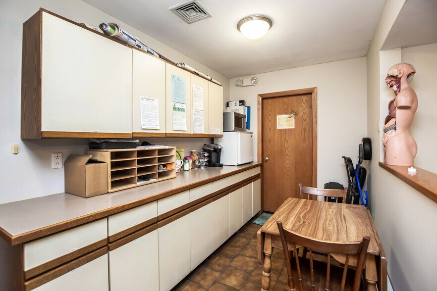 More Photos Of 11 Garden Rd, Plaistow Medical For Lease