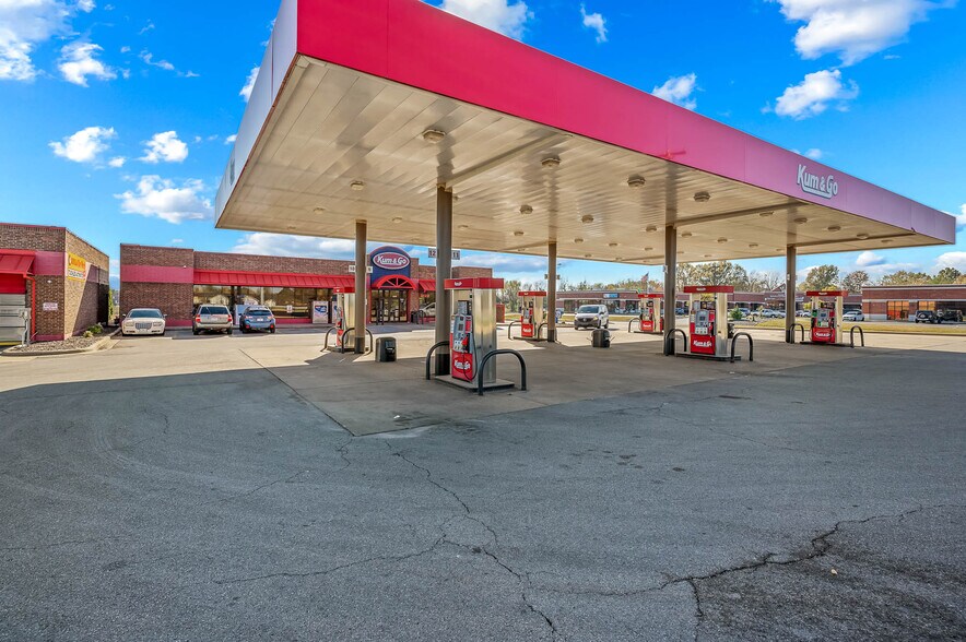 More Photos Of 102 S Ridgecrest Ave, Nixa Convenience Store For Sale