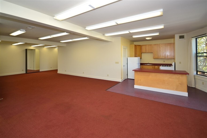 More Photos Of 217-243 W Richmond Ave, Richmond Office Residential For Lease