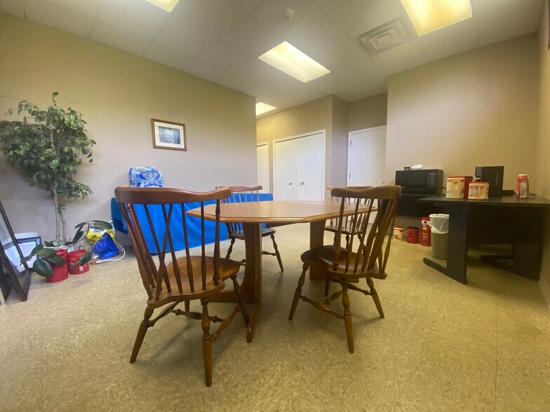 More Photos Of 1 Corporate Center Dr W, Broadview Heights Flex For Sale