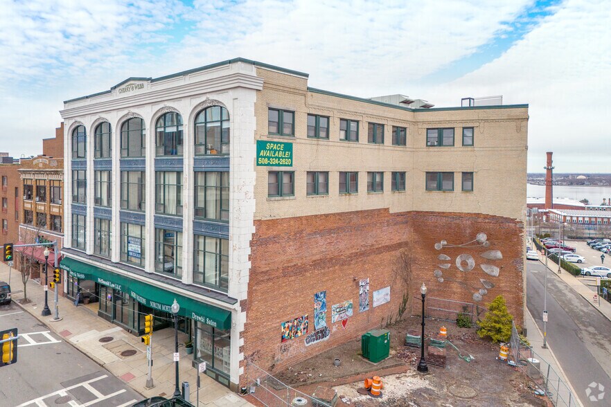 More Photos Of 139 S Main St, Fall River Office For Sale