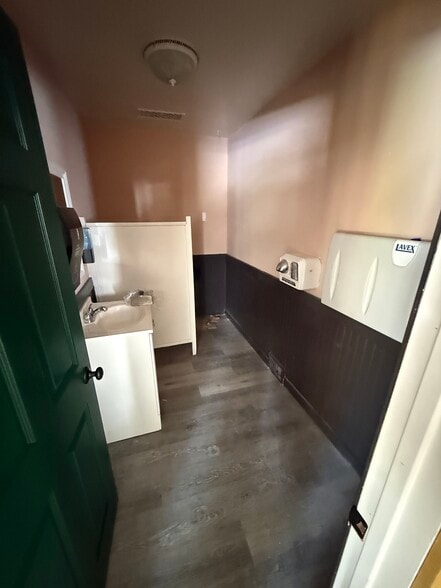 More Photos Of 1640 W US-2, Crystal Falls Restaurant For Sale