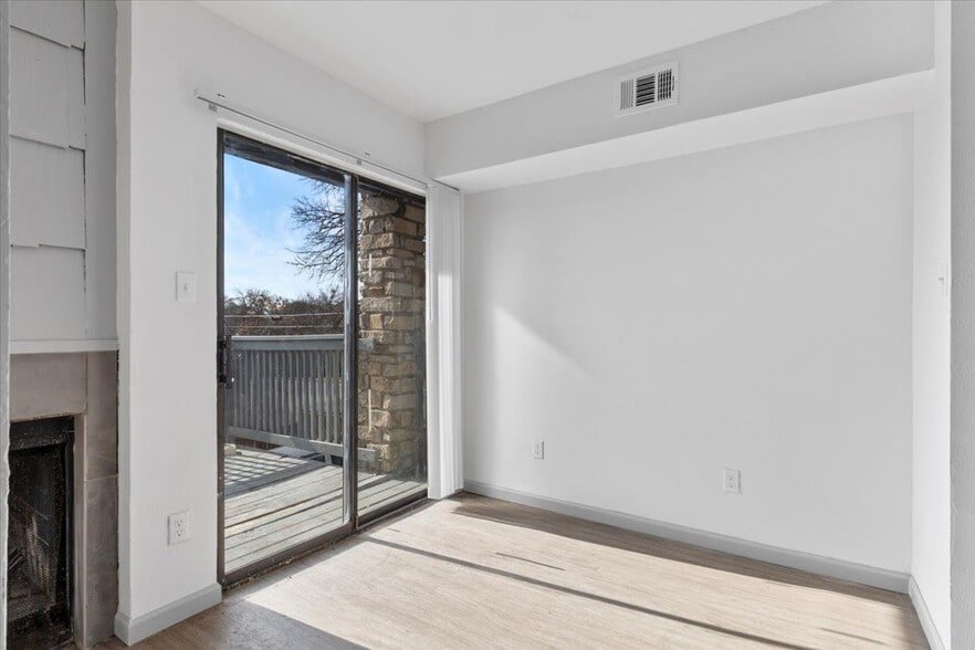 More Photos Of 5220 Tahoe Trl, Austin Apartments For Sale