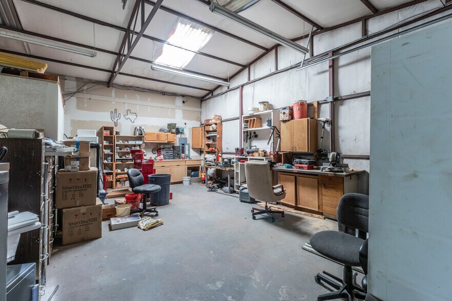 More Photos Of 9840 Jacksboro Hwy, Fort Worth Warehouse For Sale