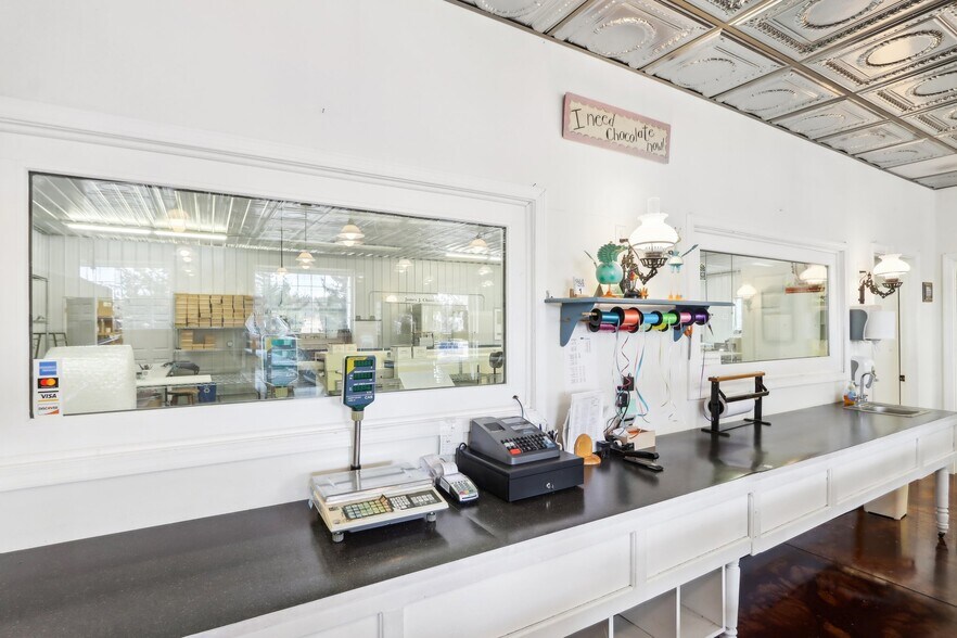 More Photos Of 680 Enterprise Dr, Lake Mills Freestanding For Lease