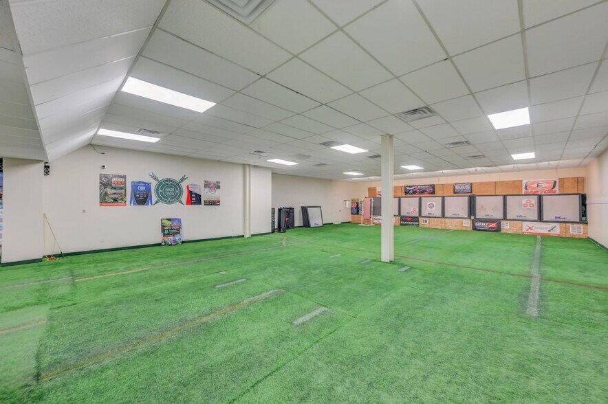 More Photos Of 116-120 Monahan Ave, Dunmore Flex For Lease