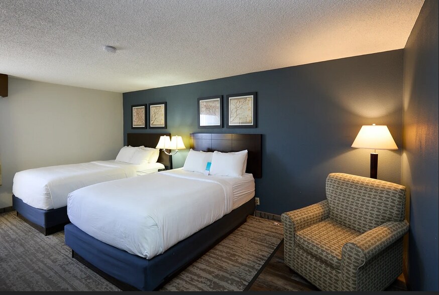 More Photos Of 441 Rio Concho Dr, San Angelo Hotel For Sale