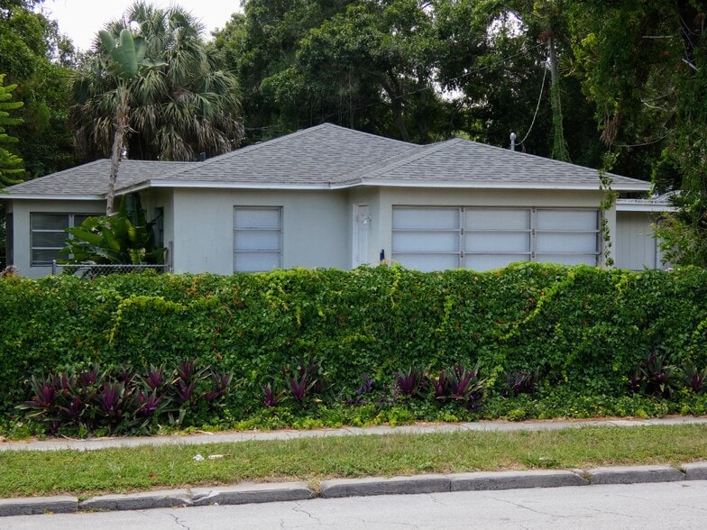 More Photos Of 1865 18th Ave, Vero Beach Multifamily For Sale