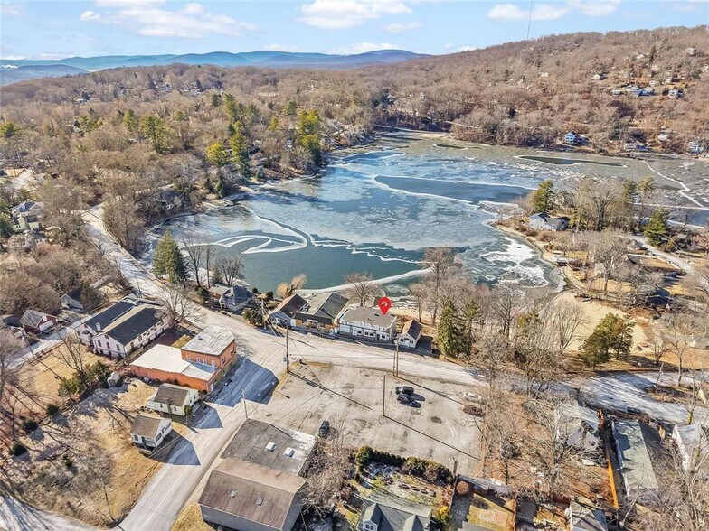 More Photos Of 123 Lake Dr, Lake Peekskill Storefront For Sale