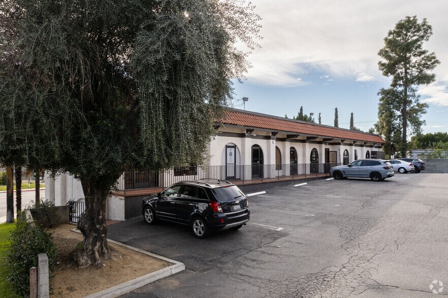 More Photos Of 9795 Cabrini Dr, Burbank Loft Creative Space For Lease