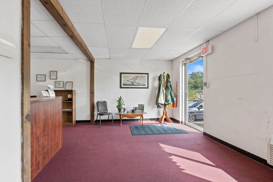 More Photos Of 850 E Industrial Park Dr, Manchester Industrial For Sale