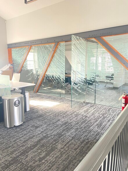 More Photos Of 42 Bank St, New London Storefront Retail Office For Lease