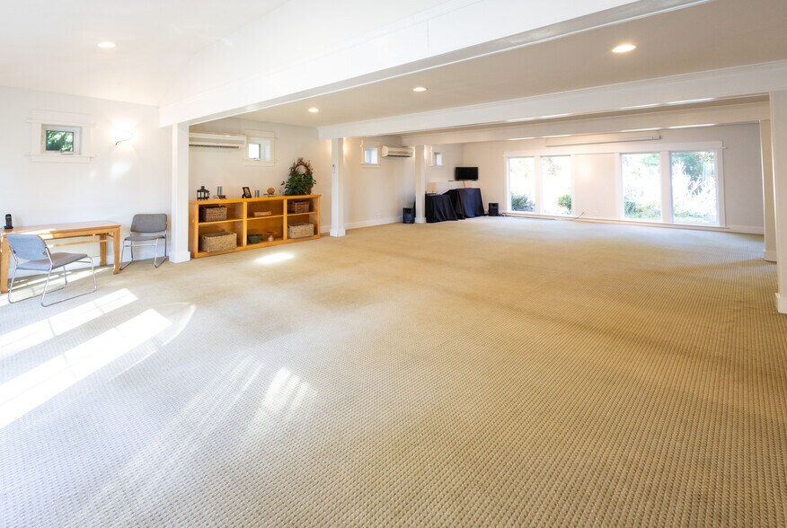 More Photos Of 20255 Willamette Dr, West Linn Specialty For Sale