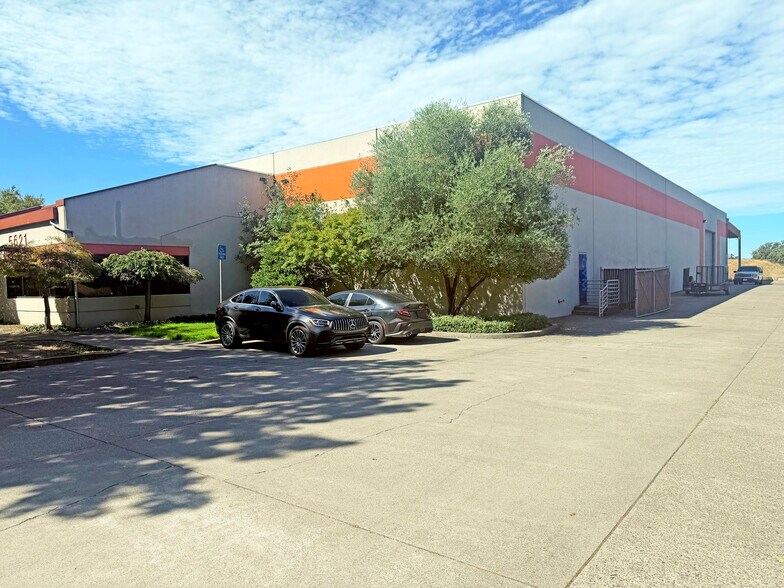 More Photos Of 5621 Skylane Blvd, Santa Rosa Warehouse For Lease