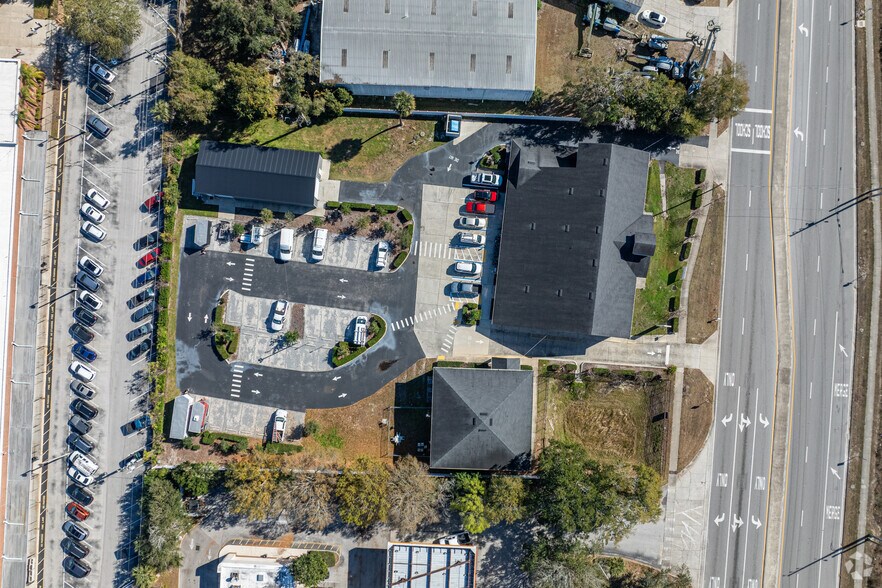 More Photos Of 150 Dog Track Rd, Longwood Office For Lease