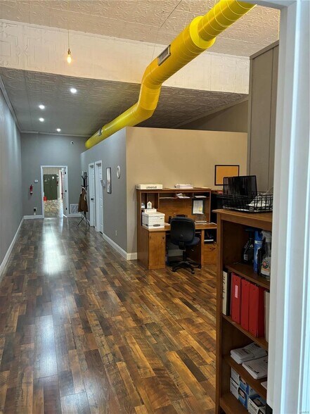 More Photos Of 201 E High St, Potosi Storefront Retail Office For Sale