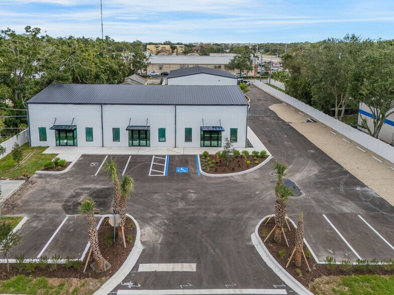More Photos Of 124 Houle Ave, Sarasota Freestanding For Sale