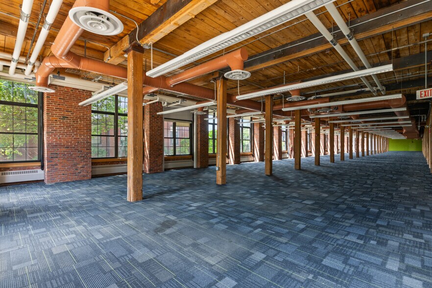 More Photos Of 140 Mill St, Lewiston Office Residential For Sale