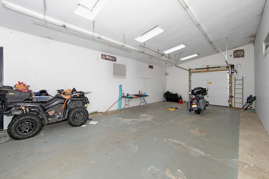 More Photos Of 6 W Black Horse Pike, Williamstown Warehouse For Lease