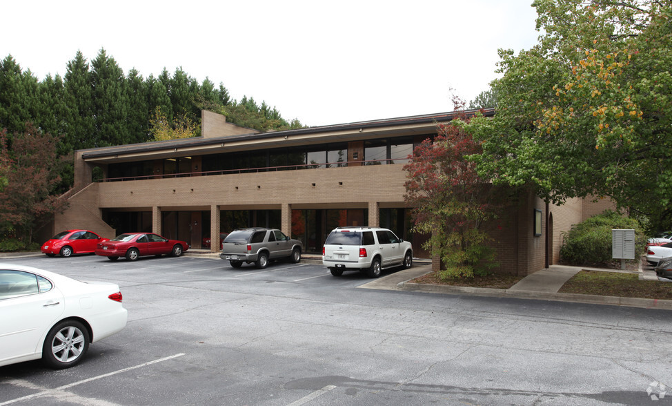 Primary Photo Of 1549 Clairmont Rd, Decatur Medical For Lease