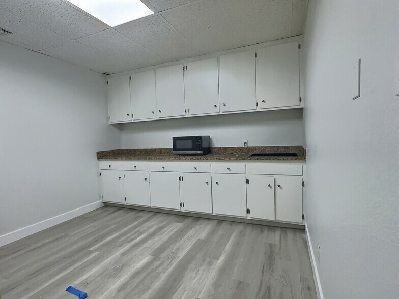 More Photos Of 3521 Mission Ave, Carmichael Medical For Lease