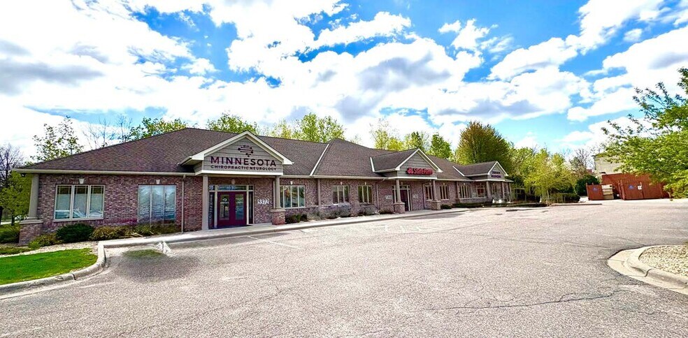 Primary Photo Of 5354-5372 Edgewood Dr, Mounds View Office For Lease