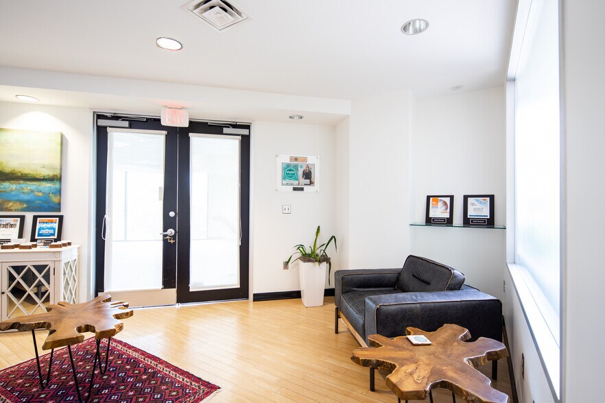 More Photos Of 3200 Steck Ave, Austin Office For Sale