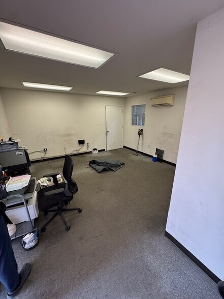 More Photos Of 5625 Rawlings Ave, South Gate Warehouse For Lease