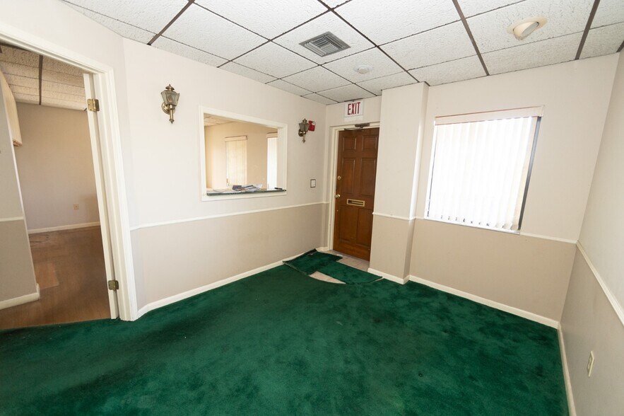 More Photos Of 300 NW 70th Ave, Plantation Medical For Sale