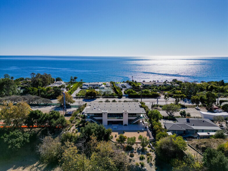 More Photos Of 24903 Pacific Coast Hwy, Malibu Office For Lease