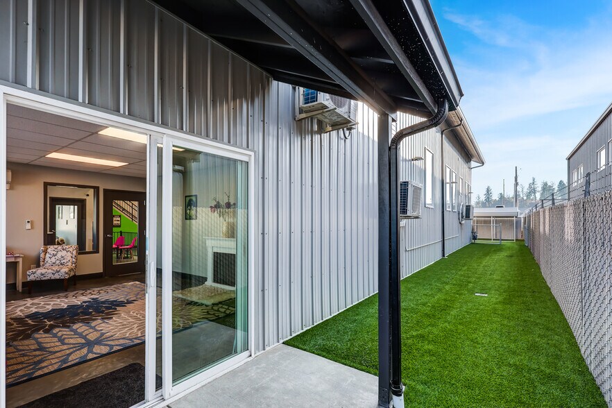 More Photos Of 16614 E Sprague Ave, Veradale Freestanding For Sale