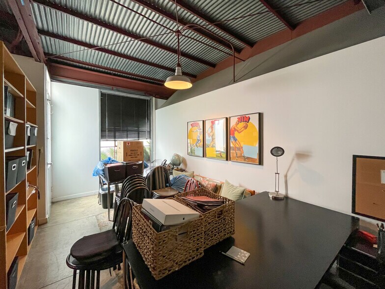 More Photos Of 891 Abbot Kinney Blvd, Venice Loft Creative Space For Sale