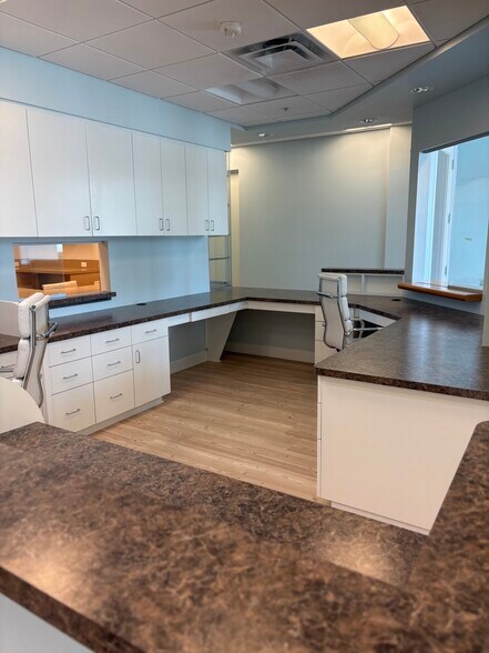 More Photos Of 2068 Hawthorne St, Sarasota Medical For Lease