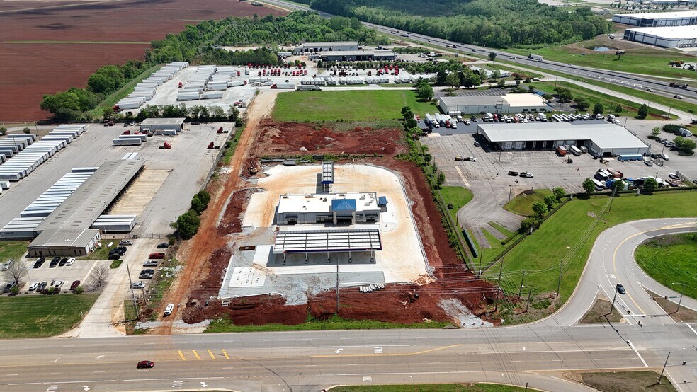 More Photos Of 6240 Greenbrier Pkwy NW, Madison Service Station For Sale