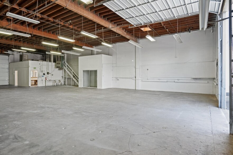 More Photos Of 2475 Bluebell Dr, Santa Rosa Industrial For Lease