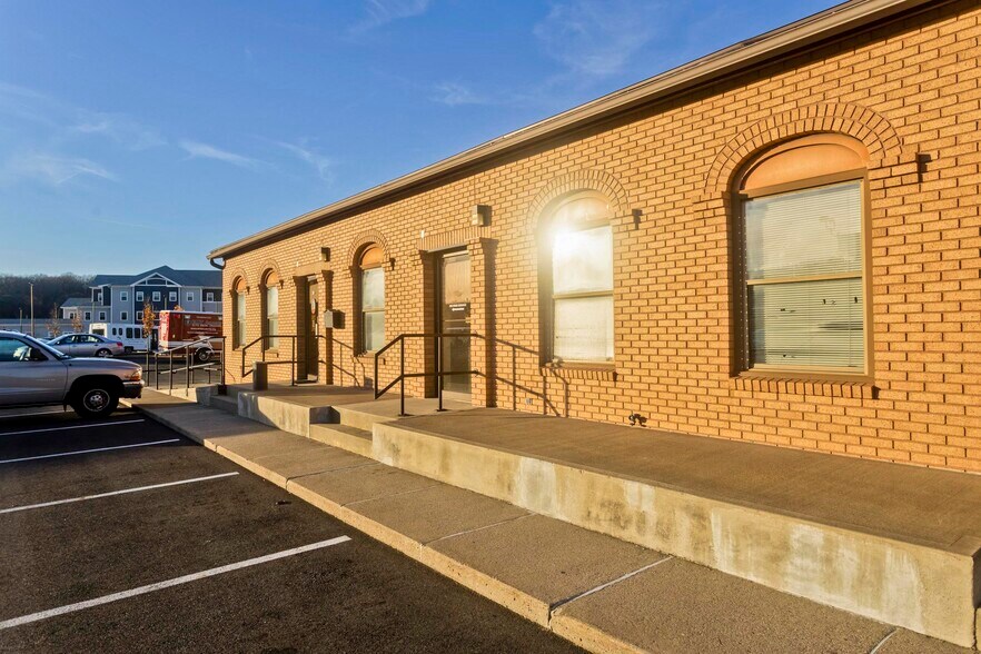 More Photos Of 55 Main St, Chicopee Storefront Retail Office For Lease