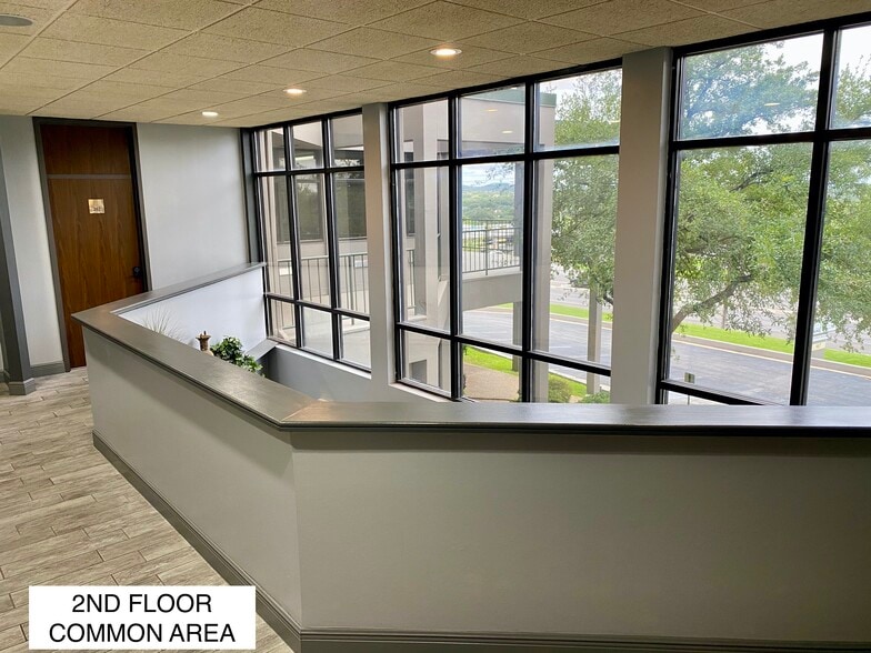 More Photos Of 907 Ranch Road 620 S, Austin Office Residential For Lease