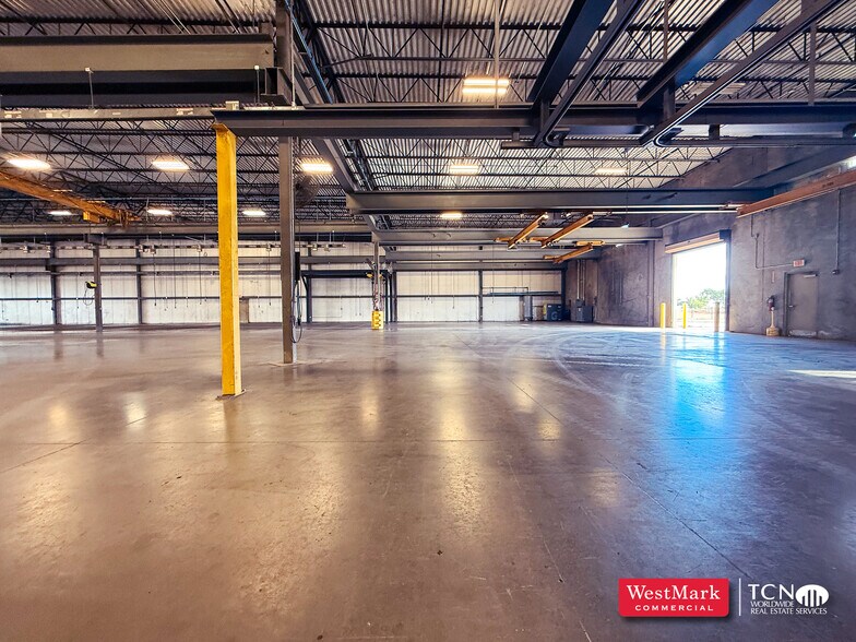 More Photos Of 501 E Hunter St, Lubbock Warehouse For Lease