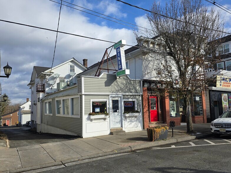 More Photos Of 221 Spring St, Newton Apartments For Sale