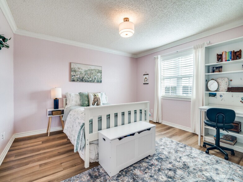 More Photos Of 1840 County Road 4309 N, Greenville Flex For Sale